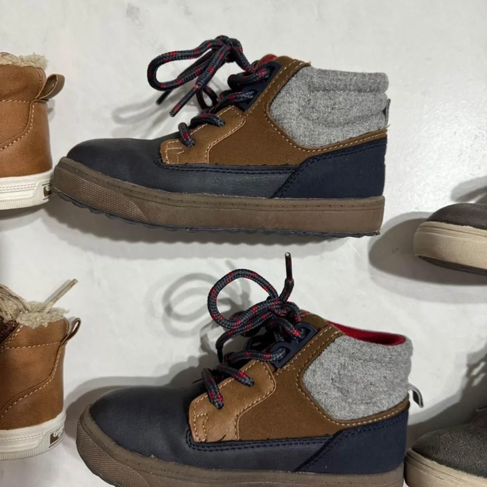 Toddler boy size 9 boots. - Picture 2 of 2